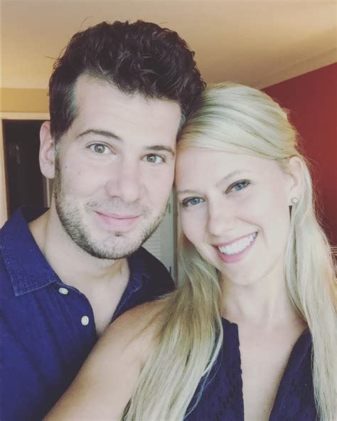 Everything We Know About Steven Crowder’s Wife。